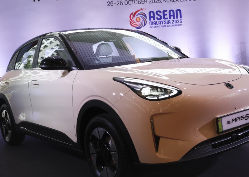 SAD želi potpuno izbaciti kineske automobile: 'To je rak tržišta'