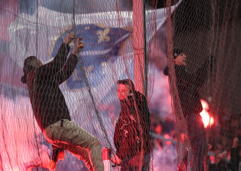 Pretjerao sa slavljem: Navijač BiH dobio srčani zbog pobjede protiv Italije