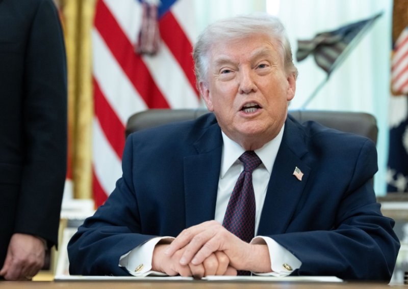 Trump prijeti Irancima 'paklom', objavio novu jezivu prijetnju: 'Utorak, u 20 sati'