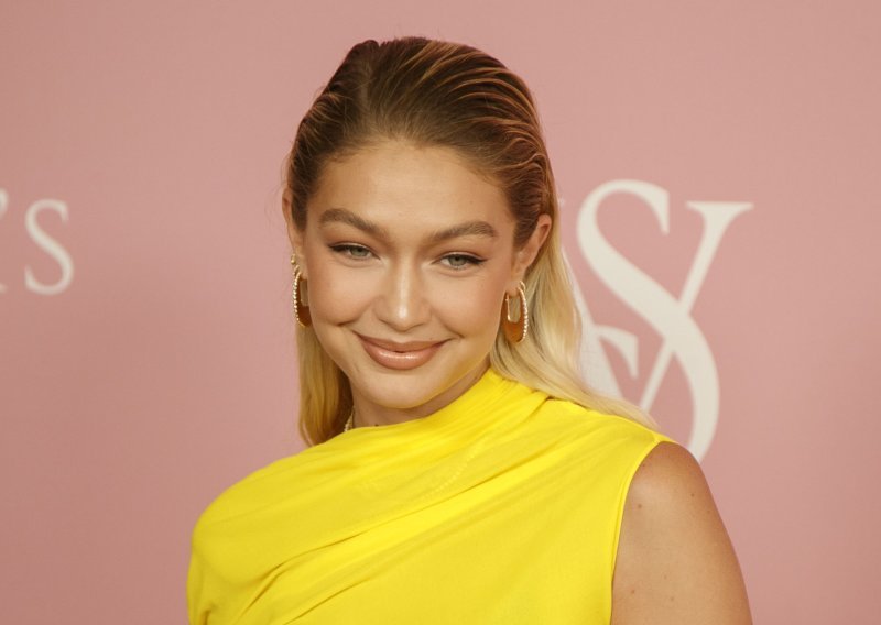 Gigi Hadid prvi put reagirala nakon što se pojavila u Epsteinovim dokumentima: 'Pozlilo mi je'