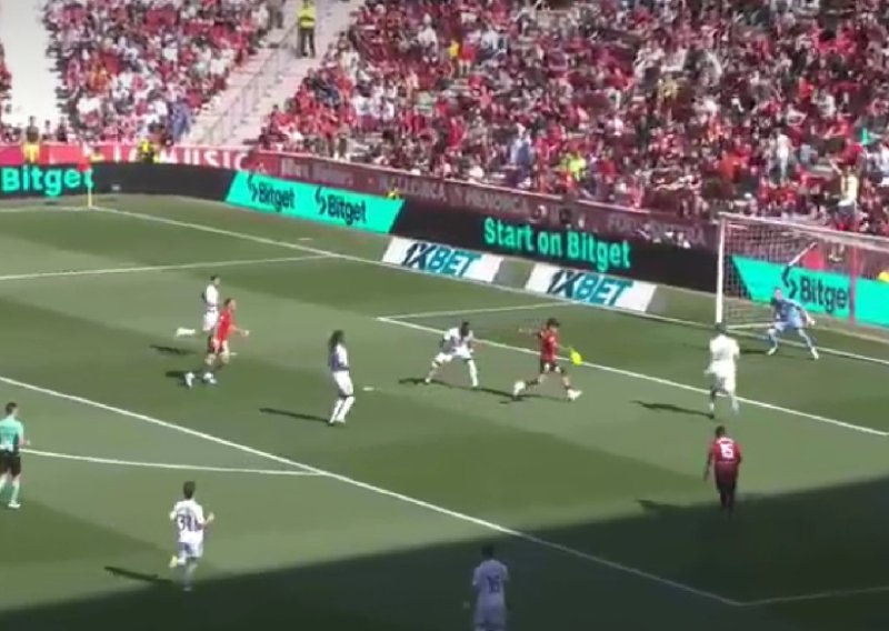 Navijači podivljali kad su vidjeli što je napravila zvijezda Reala: 'Imaš li imalo obraza? Izbacite ga iz kluba'