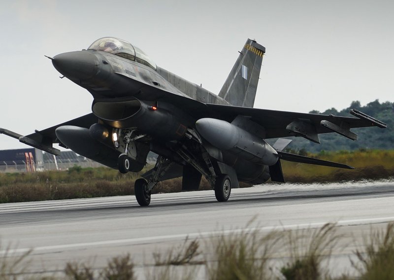 Selak: 'Pilot je Irancima najveći trofej. Zato je utrka s vremenom ključna'