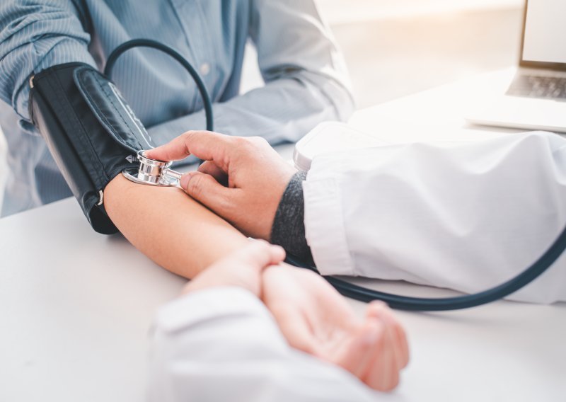 'Tihi ubojica' polako uništava vaše tijelo: Evo kako sniziti krvni tlak bez lijekova