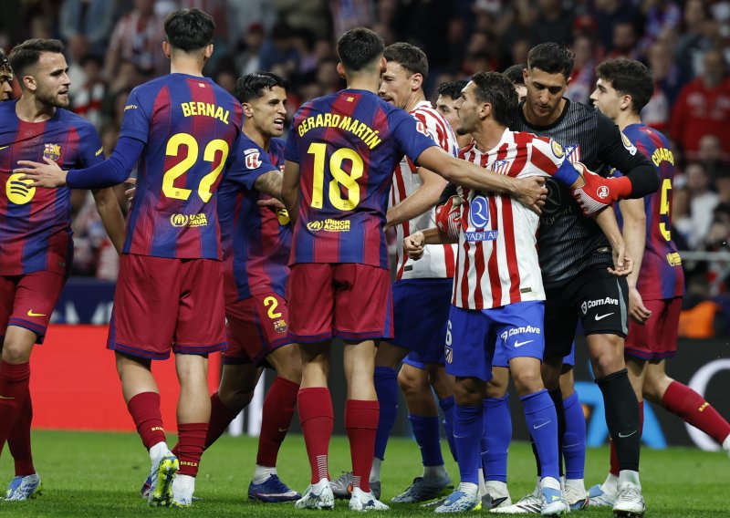 Barcelona srušila Atletico u Madridu i na korak je od naslova prvaka