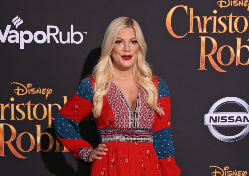Tori Spelling i njezina djeca prevezeni u bolnicu nakon prometne nesreće