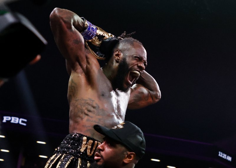 Brutalni rat kakav boks dugo nije vidio: Wilder slavio nakon drame u Londonu