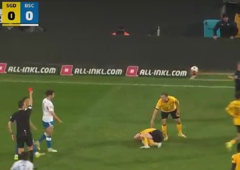 Pogledajte kako je bivši igrač Dinama i Hajduka dobio crveni karton, suparnici poludjeli