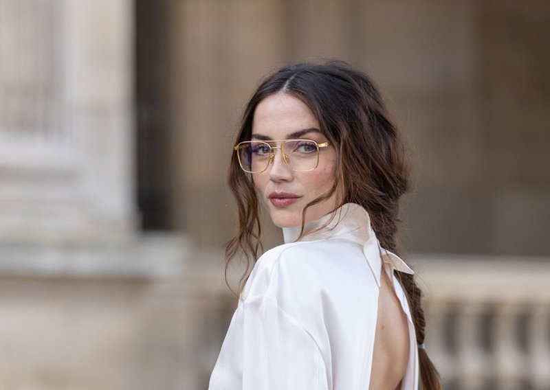 Zara haljina u boji vanilije hit je među gošćama na krštenjima i pričestima