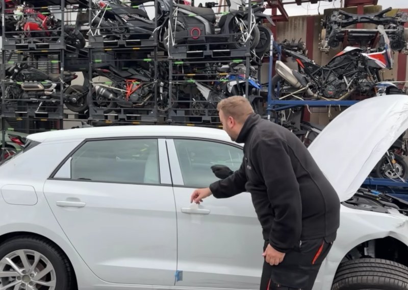Potpuno novi Audi A1 završio na otpadu: Evo što mu se dogodilo