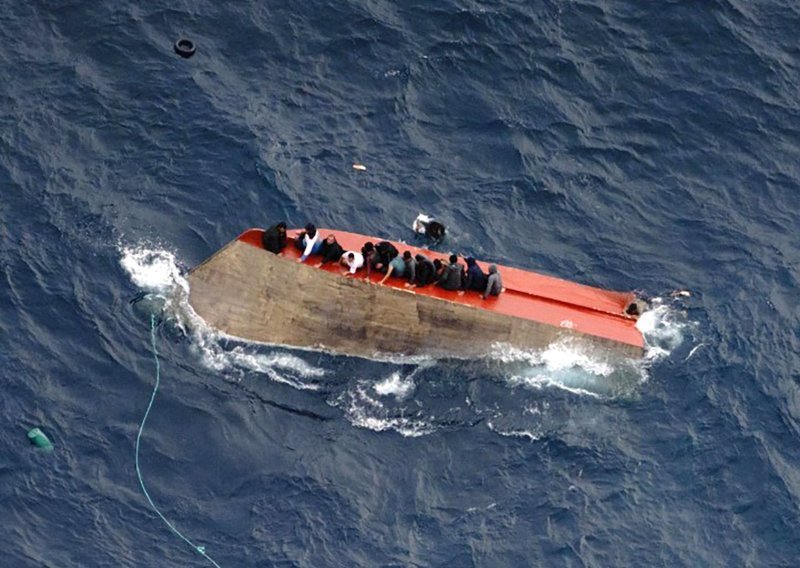 Talijani spasili migrante iz Sredozemlja: Još 71 osoba je nestala