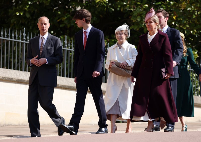 Uskršnja drama u Sandringhamu: Bivši princ Andrew prisilio brata na nevjerojatan potez