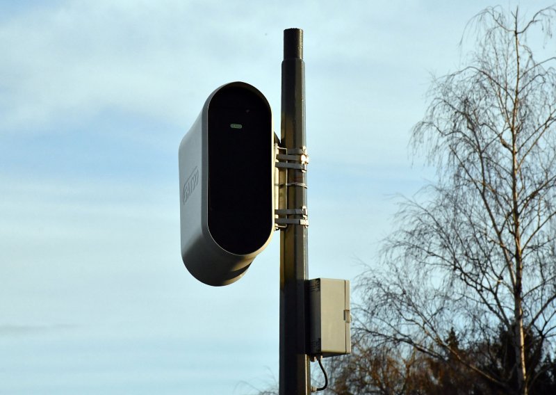 Može li se prevariti radar? Evo što se događa kad jurite brže nego što radar može izmjeriti
