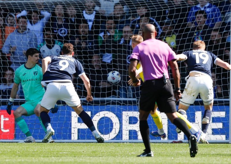 Millwall bio na pragu velike pobjede u borbi za Premier ligu pa se raspao