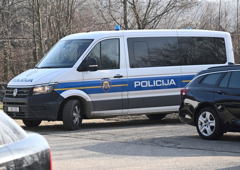 Dvojica se posvađala na parkingu benzinske postaje: Jedan potegao nož i napao