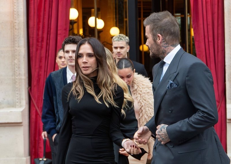 Victoria Beckham pokazala novu frizuru koja već najavljuje proljetni trend