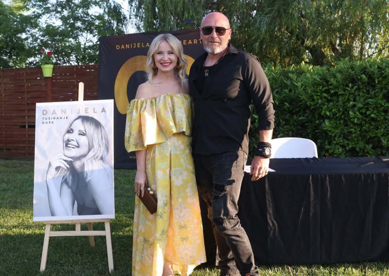 Danijela Martinović i njezin Josip slave četiri godine veze, a ovako su proslavili