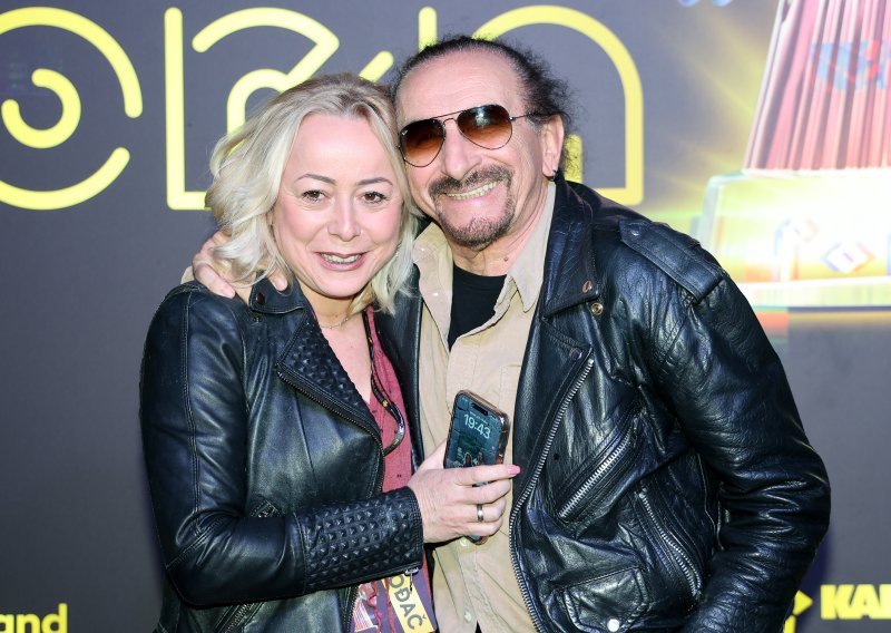 Zaljubljeni kao prvog dana: Željko i Ružica Bebek danas slave godišnjicu braka