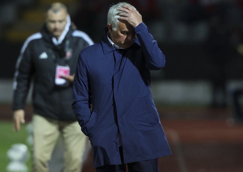 Kaos u Benfici: Mourinho javno prozvao igrače nakon remija s autsajderom