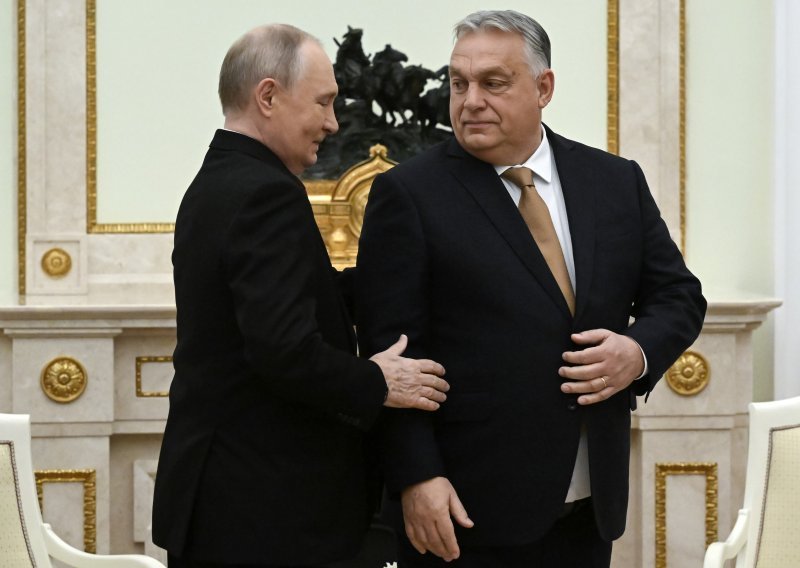 Procurio razgovor: Orban Putinu poručio da je 'miš koji pomaže lavu'