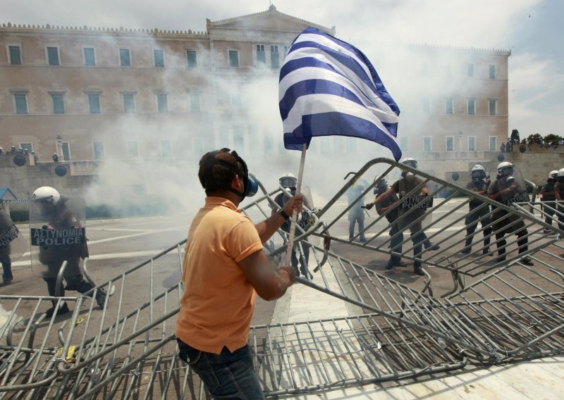 S&P će Grčku proglasiti insolventnom