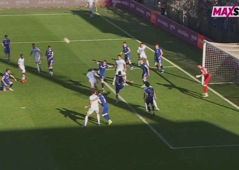 Je li Rijeka oštećena za penal? Barišić nokautiran kopačkom u glavu, udarac šokirao i komentatora