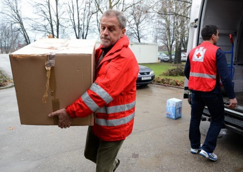 Kad već nije gradonačelnik, onda je volonter Crvenog križa