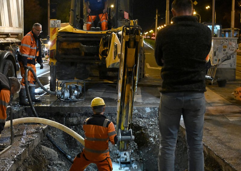 Kaos u Zagrebu: Voda preplavila jedno od najprometnijih križanja