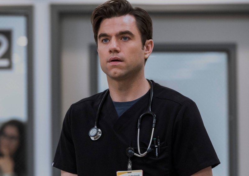 Zvijezda hit-serije slomila se pred kamerama: 'Mislio sam da ću umrijeti s tim dugom'