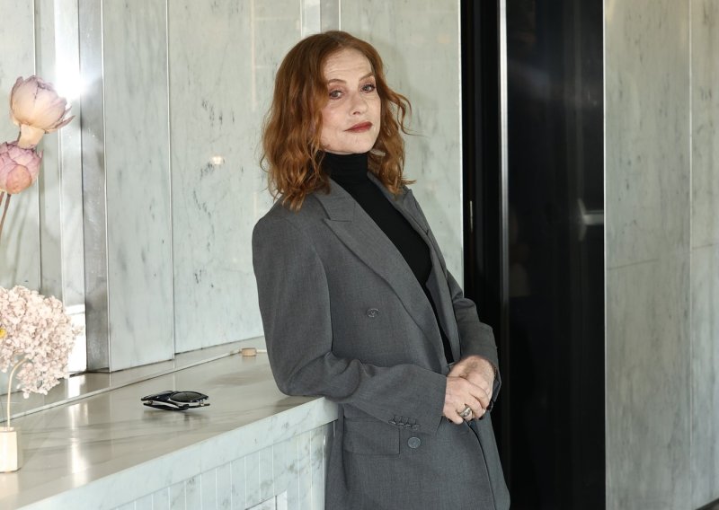 U 73. godini nosi najjednostavniju kombinaciju i izgleda besprijekorno