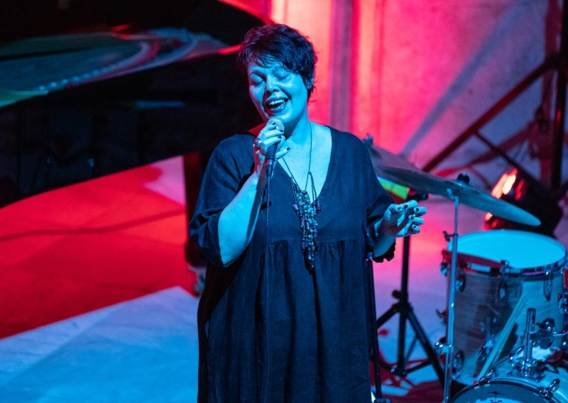 Glazbene dive Valerija Nikolovska i Jasmina Makota spektaklom slave 50 godina Centra za kulturu