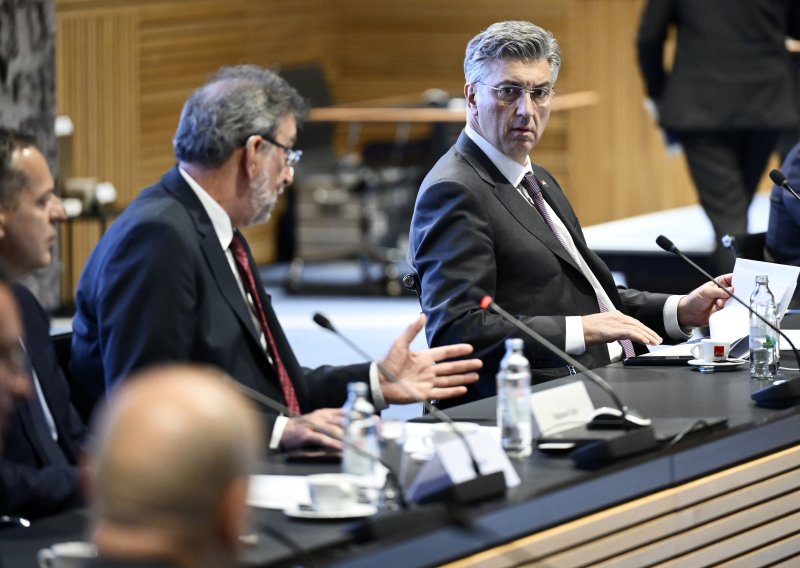 Vlada izdvaja 10 milijuna eura za Sveučilište u Mostaru i milijune za poljoprivredu u BiH