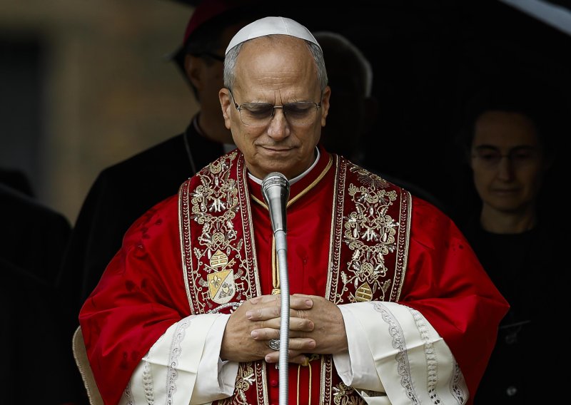 Sporni susret u Pentagonu: Optužbe o pritisku na Vatikan, SAD sve negira