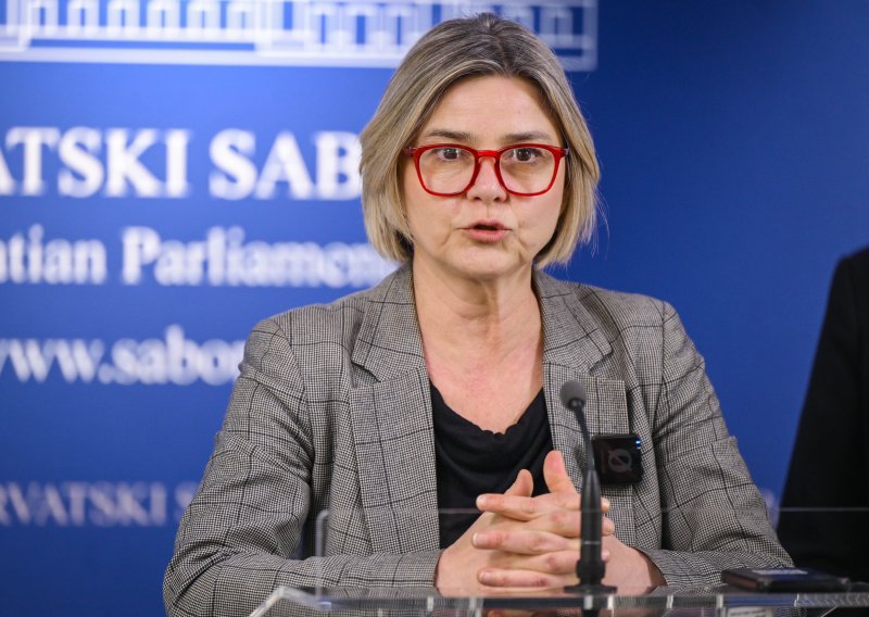 Benčić: 'Vlada nije ostvarila ni ciljeve koje je sama postavila'; Petrov: 'Strah me inicijativa iz Možemo'