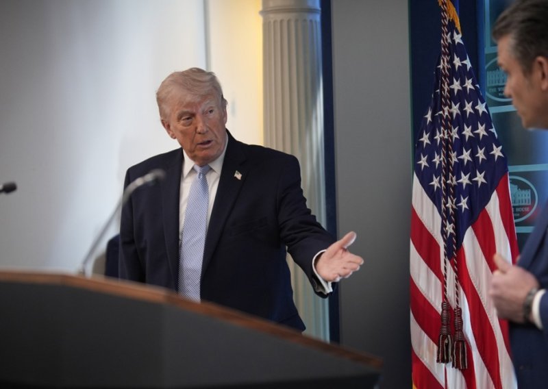 Savjetnici jedva obuzdali Trumpa da ne ugrozi primirje s Iranom