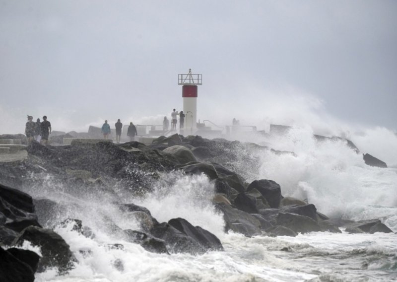 Novi Zeland priprema se za snažnu oluju, građani pozvani na evakuaciju