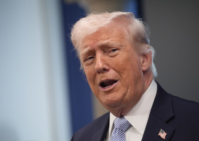 Usred ratova, Trump želi novi slavoluk: 'Bit će najbolji i najljepši na svijetu'