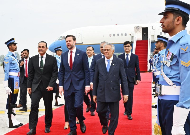 Pregovori se ipak odvijaju licem u lice: Bijela kuća demantira Iran, javio se Trump