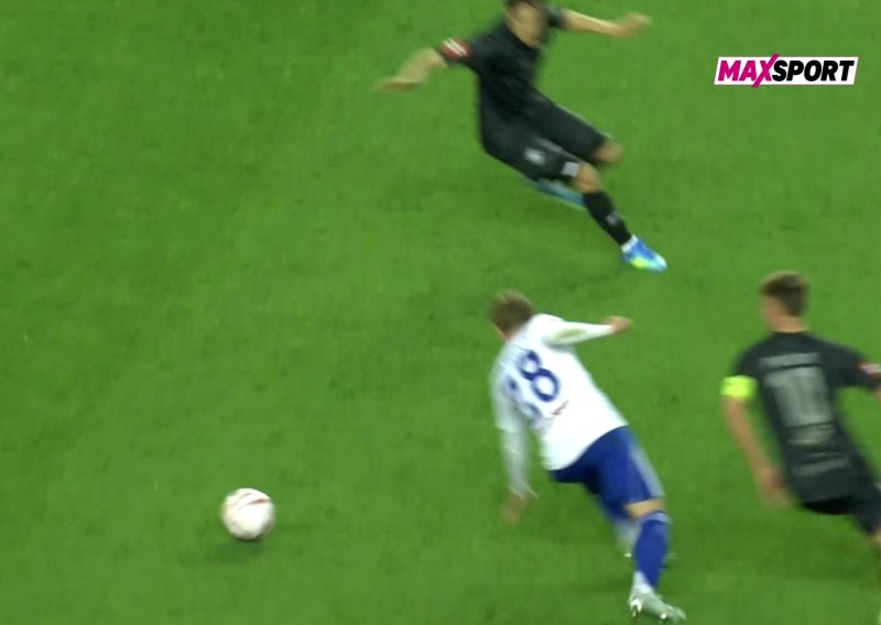 Sudac dosudio fantomski prekršaj za Hajduk, igrač poludio, komentator u čudu: 'Ovo nikad nisam vidio'