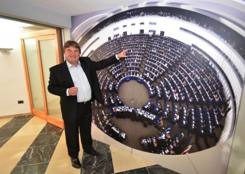 Jakovčić se u Europskom parlamentu lobira protiv TE Plomin