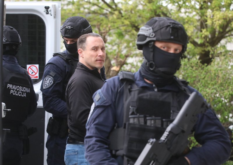 FOTO Srđan Mlađan doveden na sud uz velike mjere osiguranja