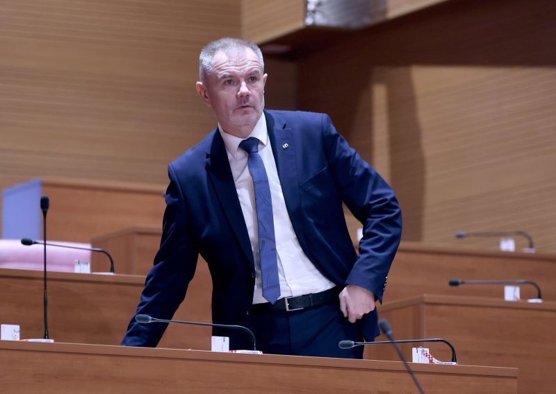 Zastupnik mađarske manjine u Saboru: 'Pobjeda Magyara podsjeća na izbore u Hrvatskoj 3. siječnja 2000.'