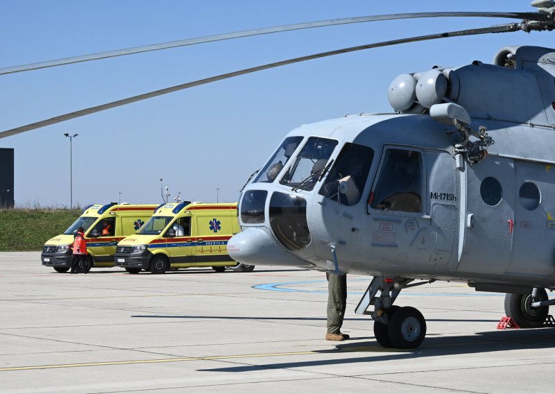 Helikopterom HRZ-a prevezen životno ugrožen pacijent iz Dubrovnika do Splita