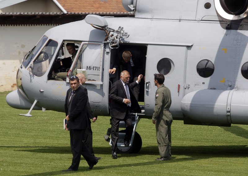 Mesić na put od 80-ak km išao helikopterom