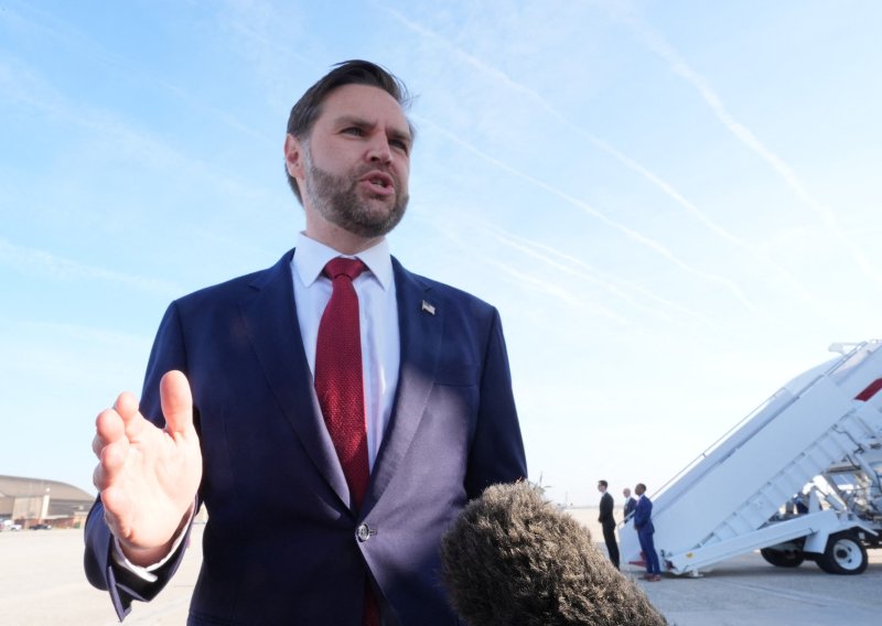 Vance: Postigli smo velik napredak u pregovorima; Tanker pod sankcijama SAD-a prošao kroz Hormuz