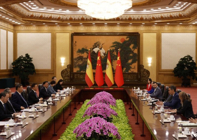 Sastali se Xi i Sanchez: Žele produbiti veze i zaštiti mir