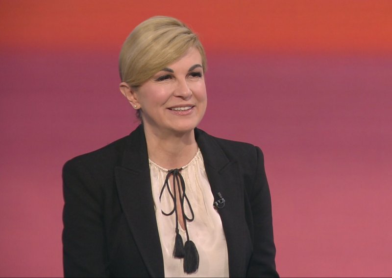 Kolinda u klasiku koji uvijek prolazi: Ovakve bluze hit su svakog proljeća