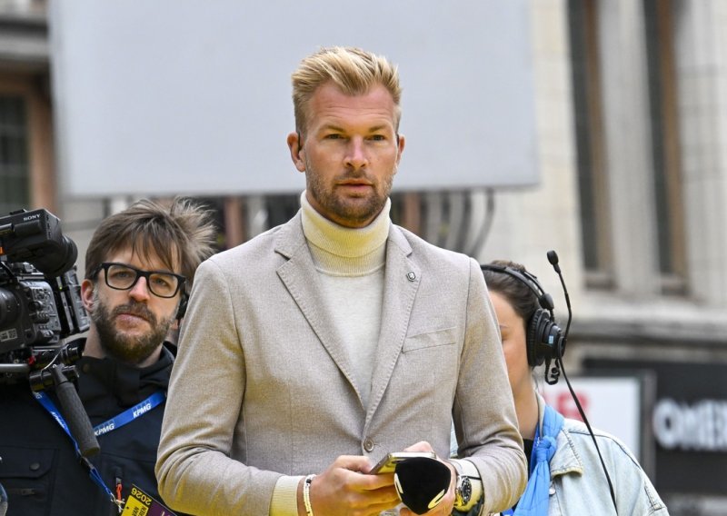 Partnerica Blankinog bivšeg hvali se trenucima s njim, dok druga još sanja zajedničko dijete