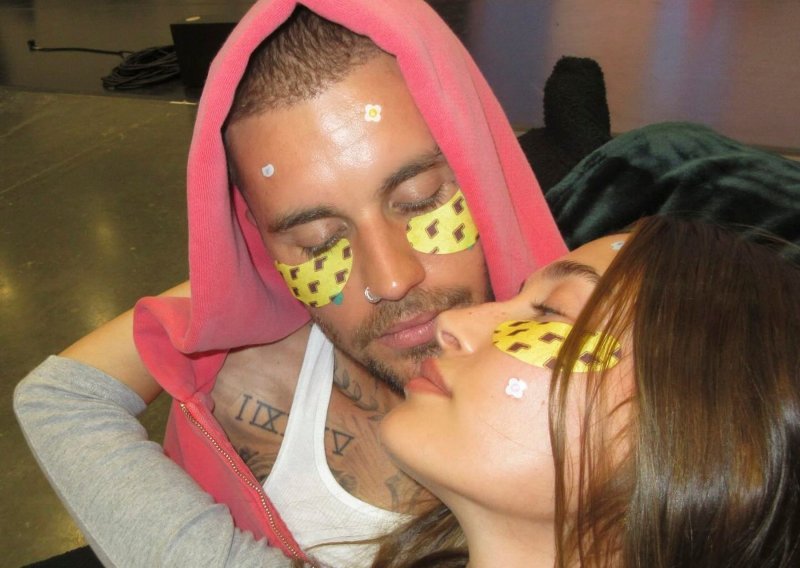 Čista romantika: Hailey Bieber podijelila poljupce i intimne trenutke s Justinom