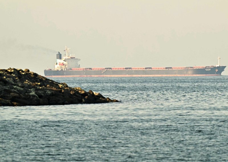 Iran povećao prihode od nafte, sredstva će preusmjeriti u obnovu