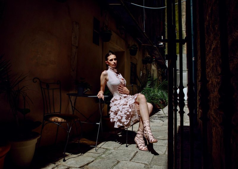 Éclosion – Haljine koje govore o promjeni, slobodi i ženstvenosti